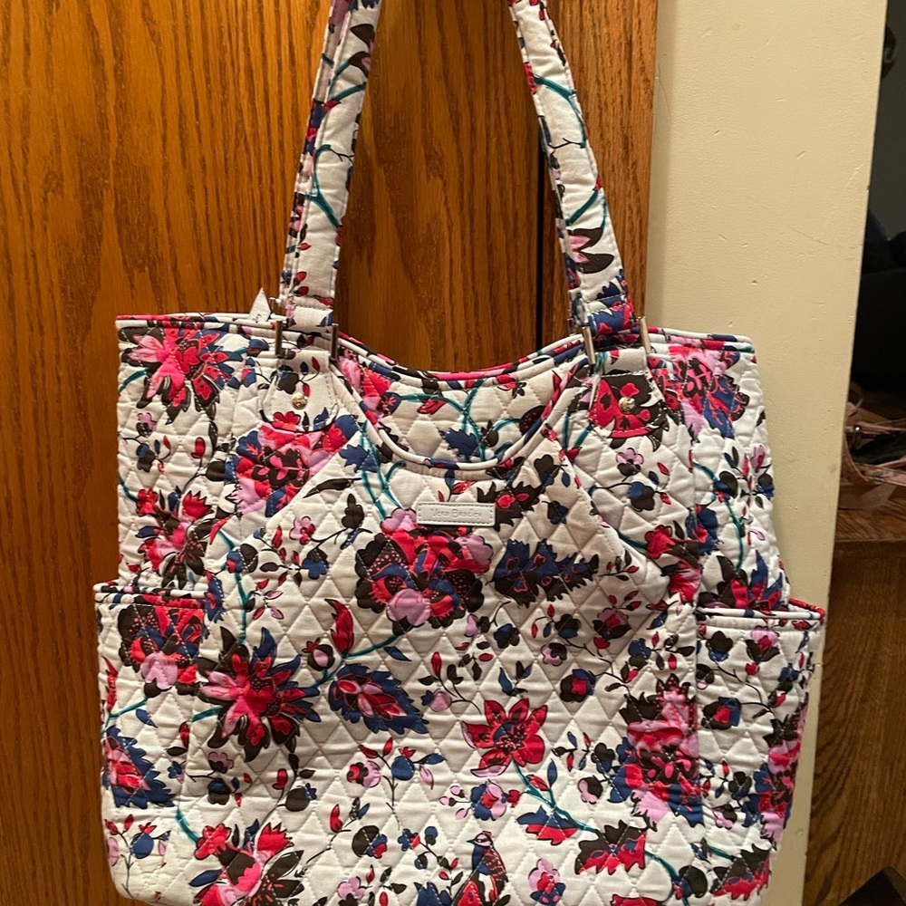 Vera Bradley large Glenna Tote in Vineyard Floral